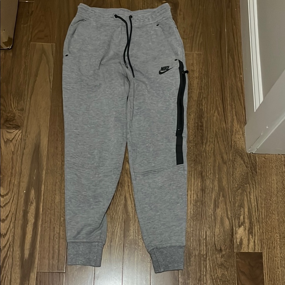 Nike men's Gray Jogger Pants